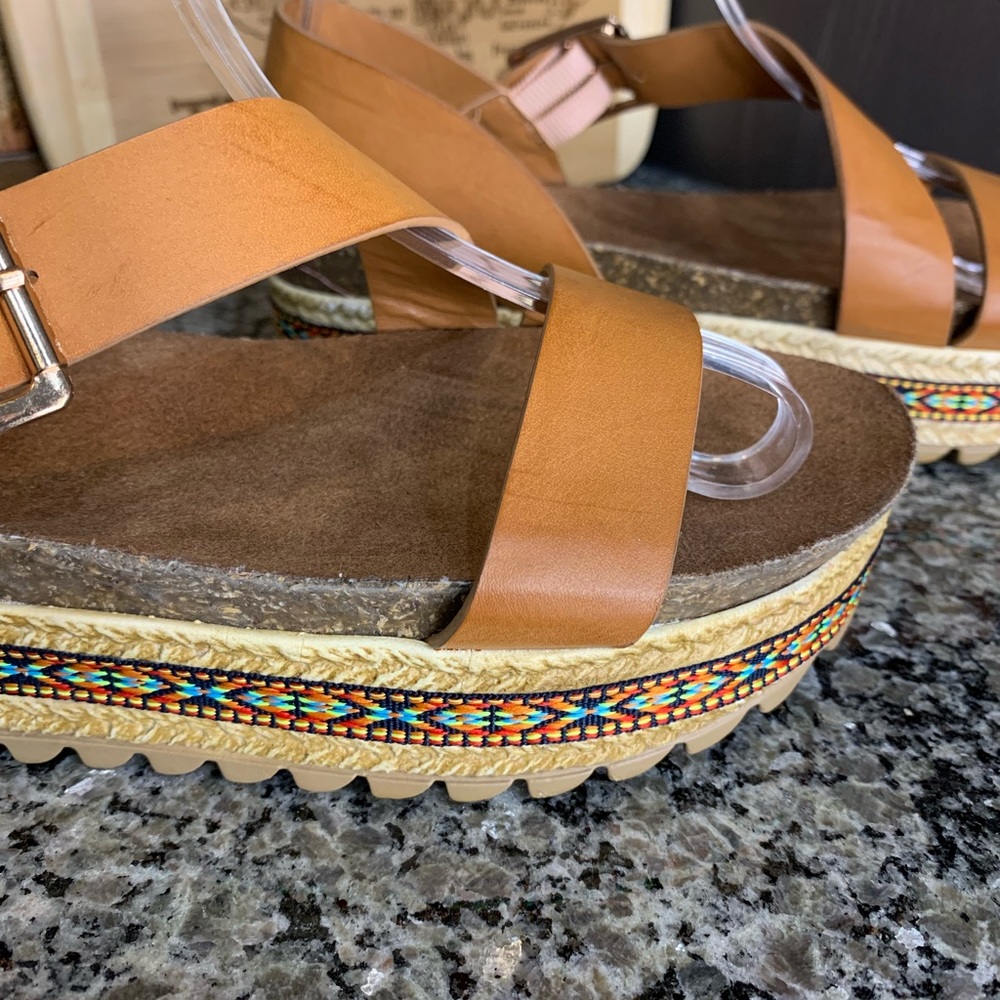 BAMBOO Lacey Tan Flatform Sandals Size 5 1/2 - Picture 7 of 10